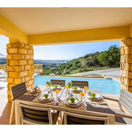 Aqua View - Three Bedroom With Private Swimming Pool فيلة