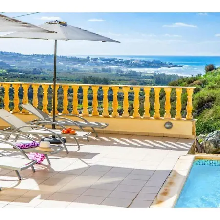 Aqua View - Three Bedroom With Private Swimming Pool Вилла *